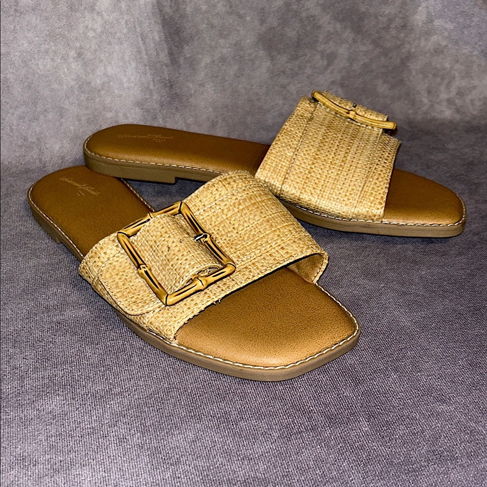 UNIVERSAL THREAD Slide Sandals